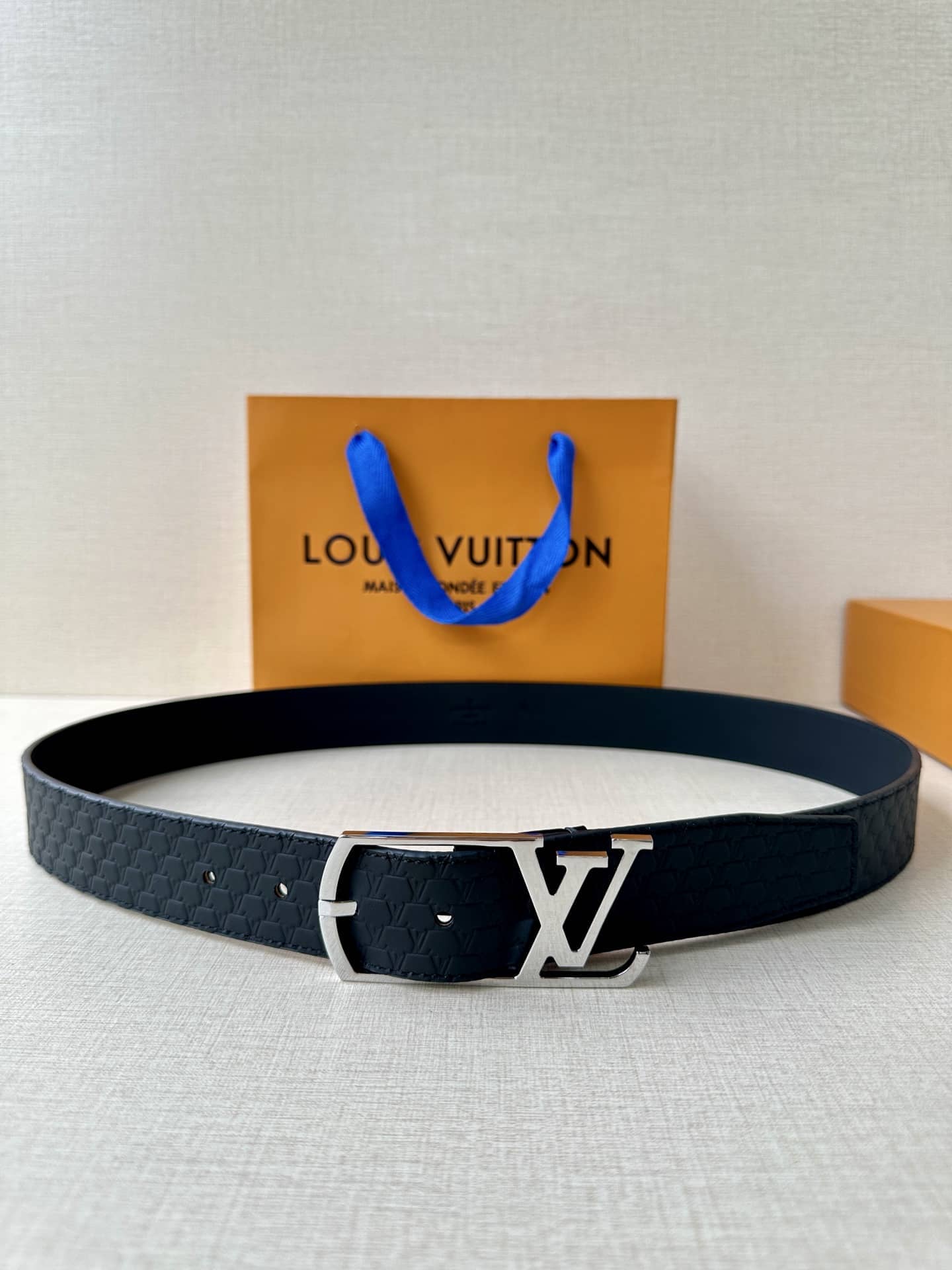 LV Belt-026